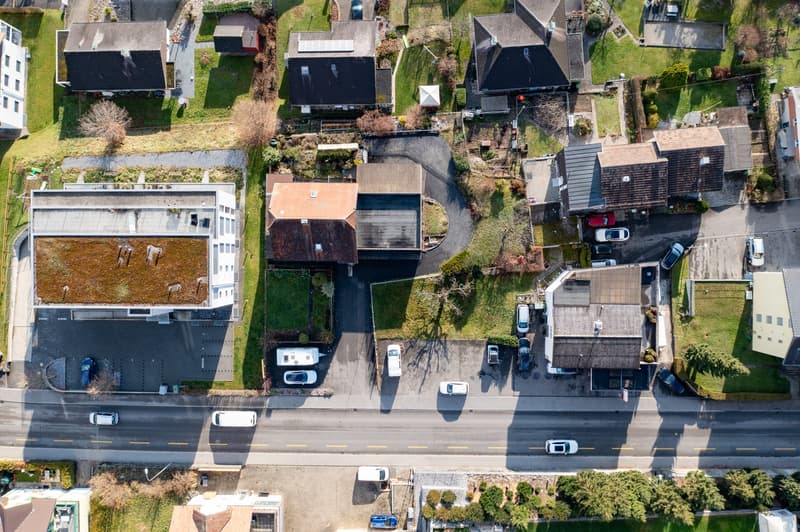 Einfamilienhaus mit Werkstatt und grossem Grundstück - Foto 3