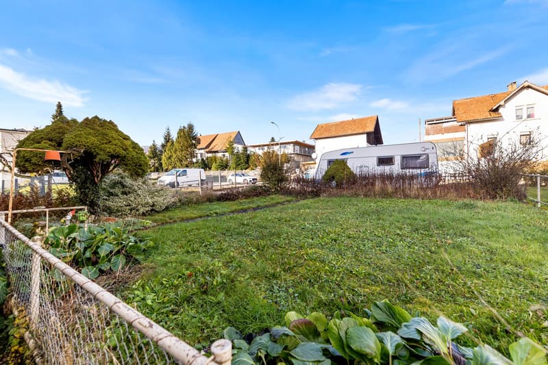 Einfamilienhaus mit Werkstatt und grossem Grundstück - Foto 22