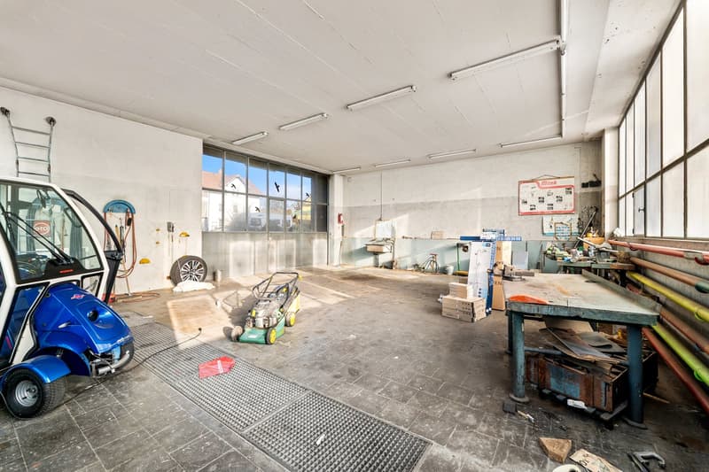 Einfamilienhaus mit Werkstatt und grossem Grundstück - Foto 24